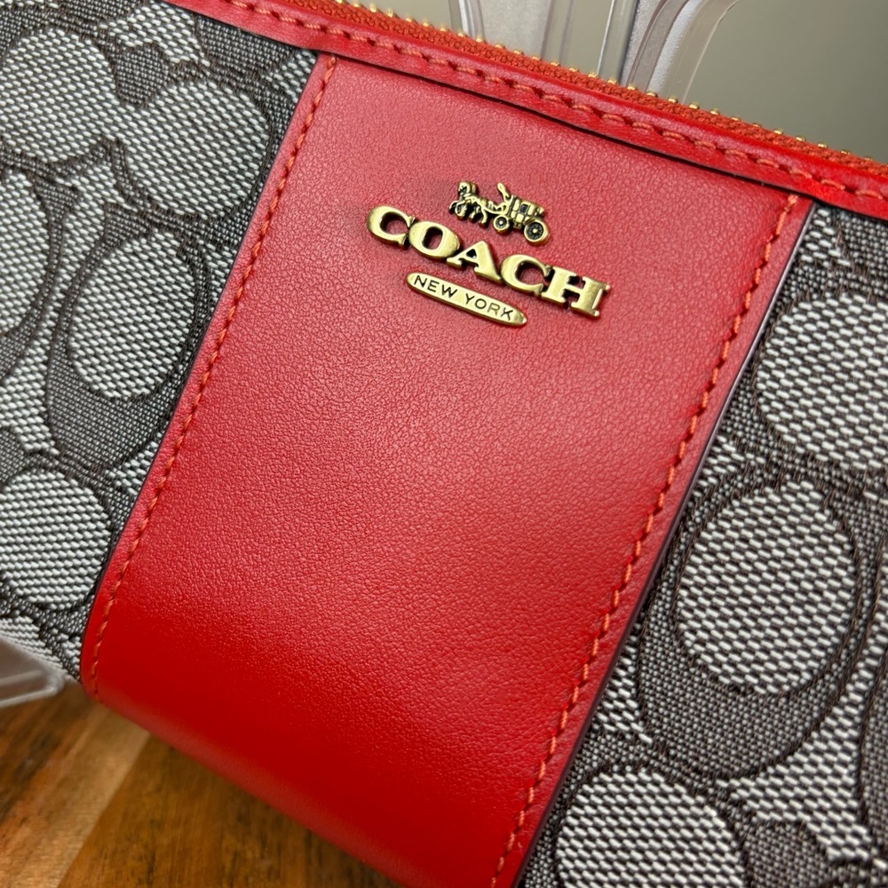 Coach Signature Jacquard Red Leather Slim Accordion Wallet C5731B Like New - Picture 5 of 13